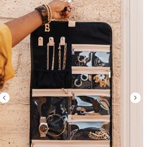 BEIS Hanging Jewelry Case in Black